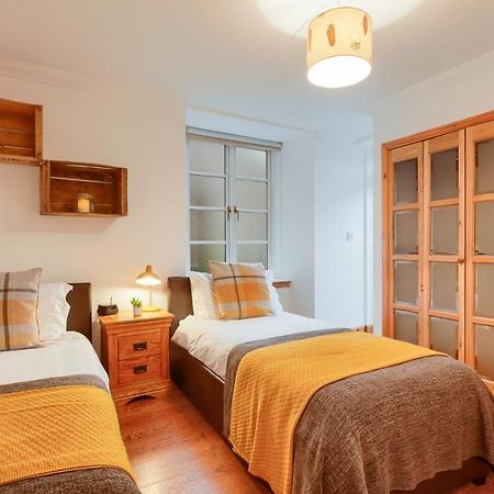 Dundas Flat, 1 Bedroom, คอมรี ภายนอก รูปภาพ