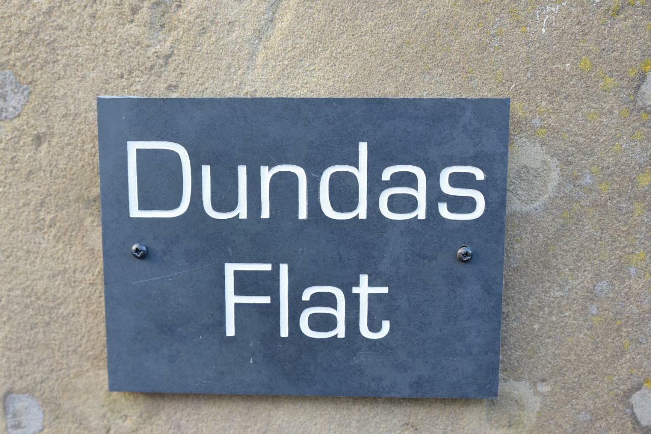 Dundas Flat, 1 Bedroom, คอมรี ภายนอก รูปภาพ