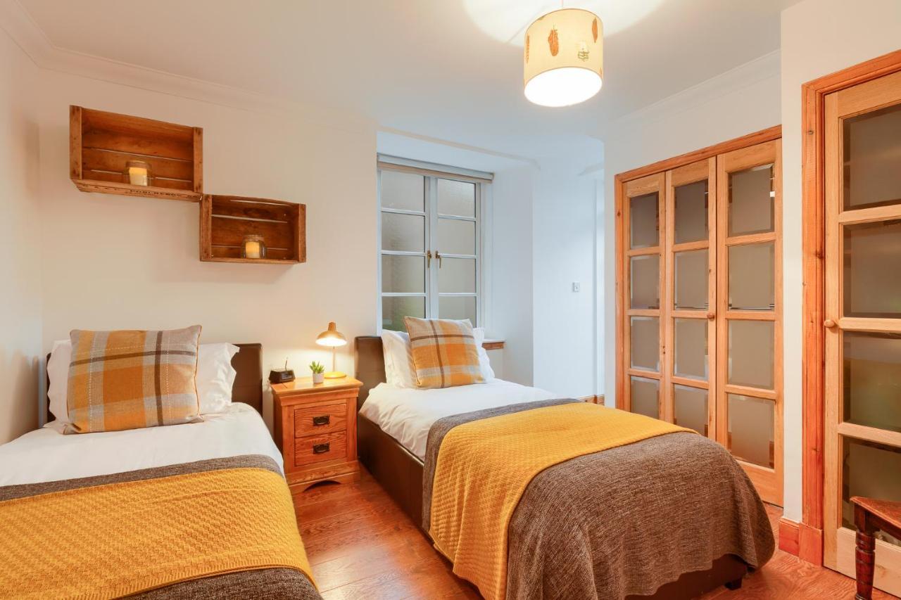 Dundas Flat, 1 Bedroom, คอมรี ภายนอก รูปภาพ