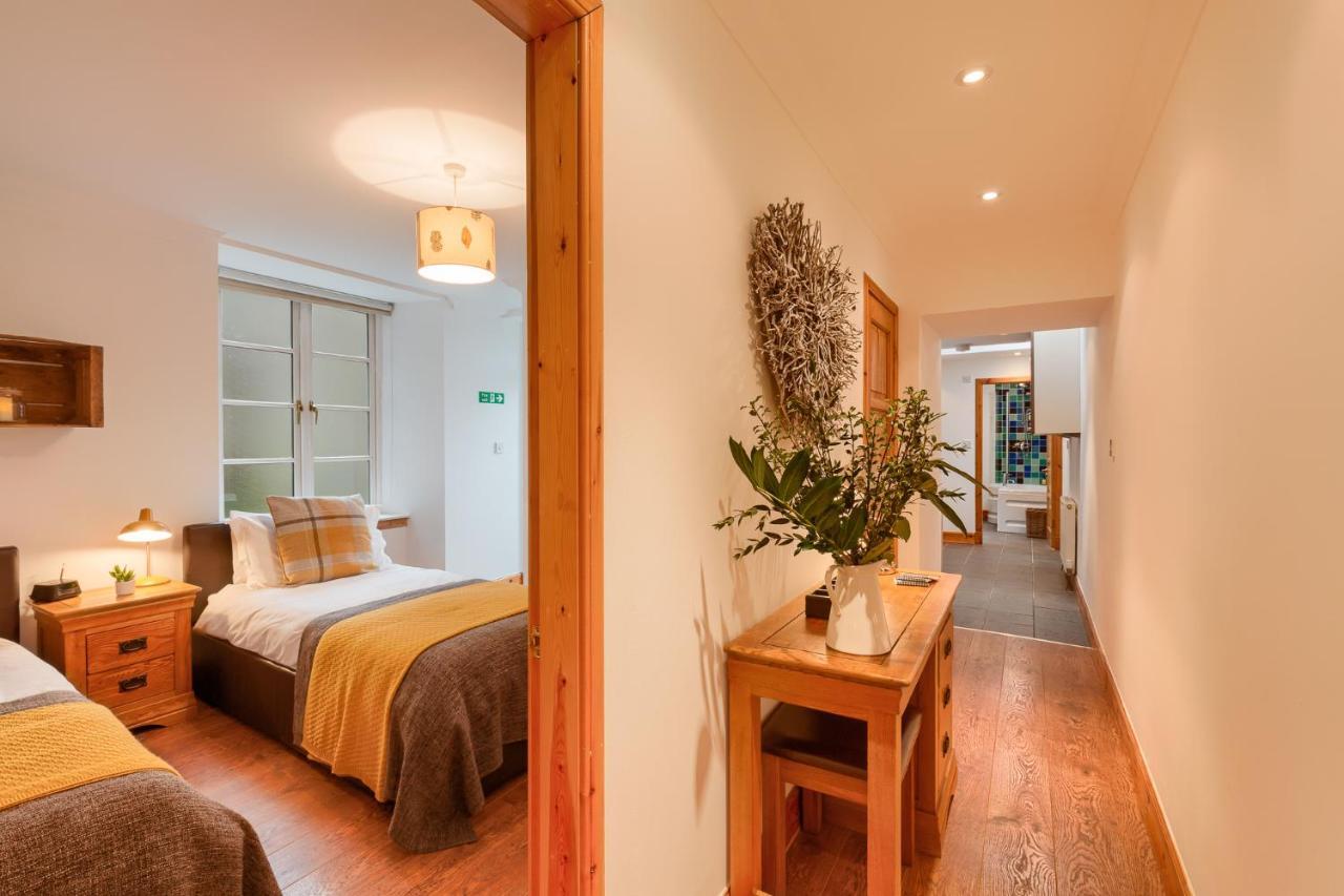 Dundas Flat, 1 Bedroom, คอมรี ภายนอก รูปภาพ